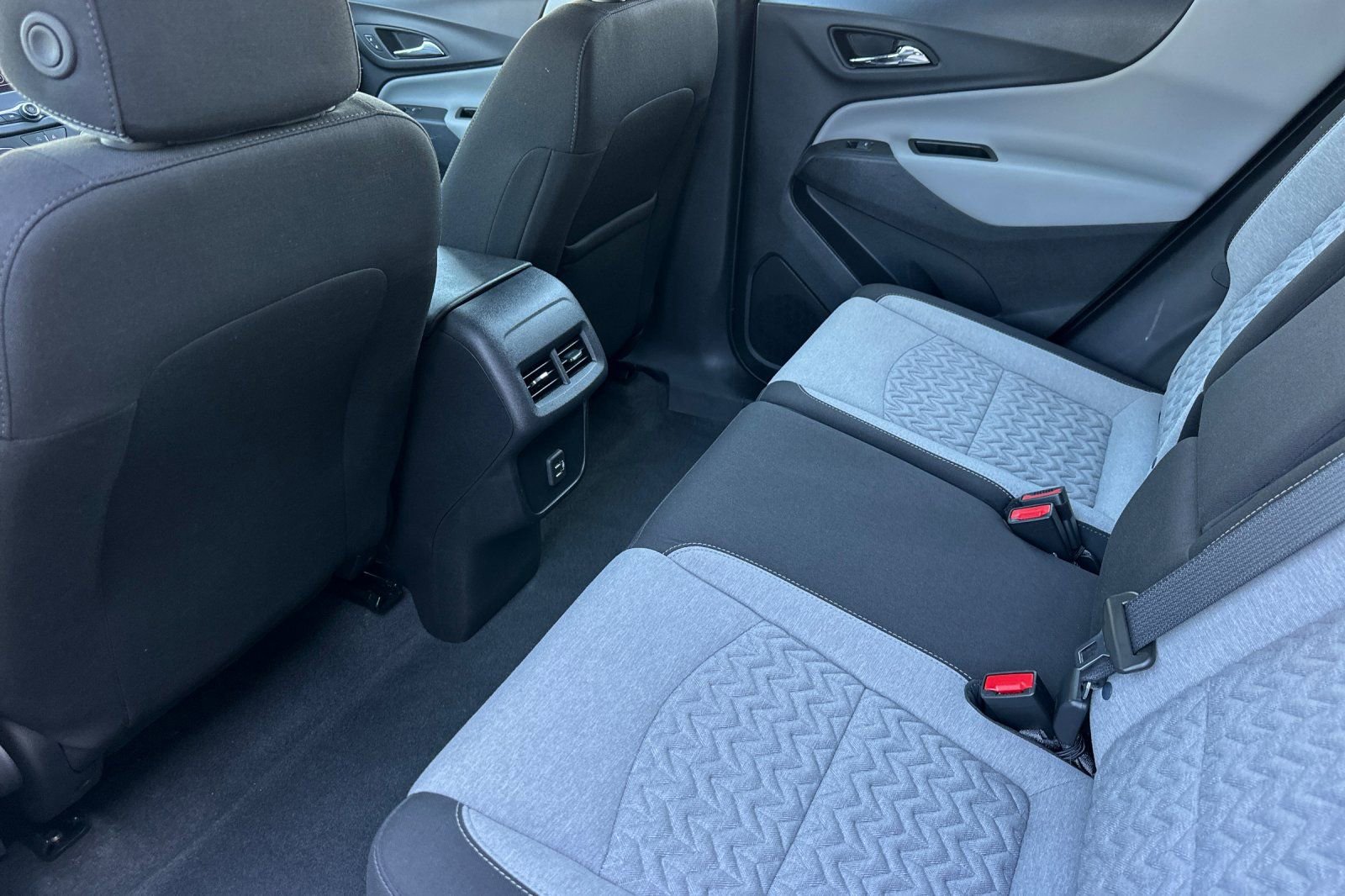 Used 2024 Chevrolet Equinox LS image 13