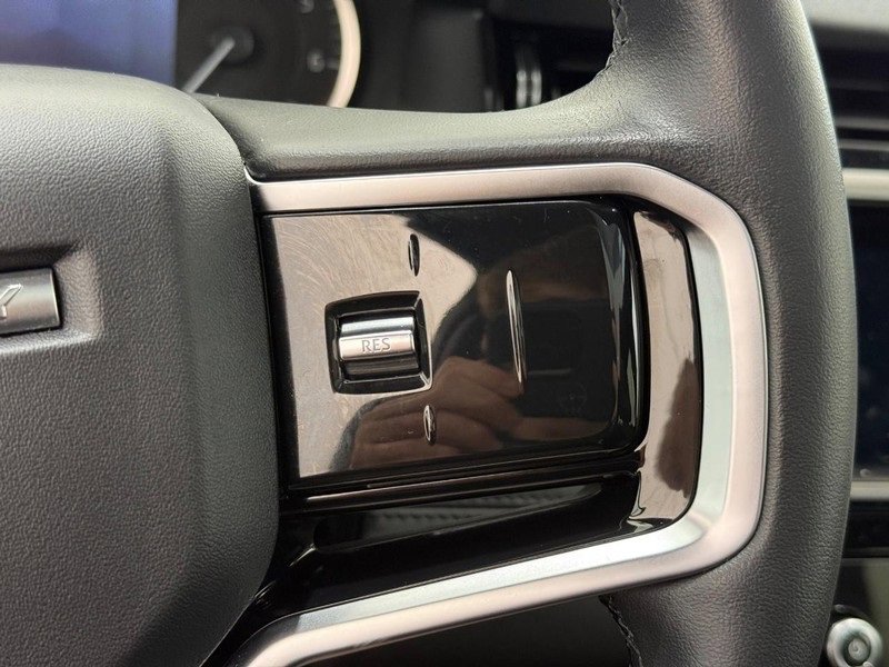 Used 2023 Land Rover Discovery Sport SE image 16