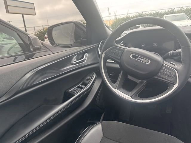 Used 2024 Jeep Grand Cherokee L Altitude image 22