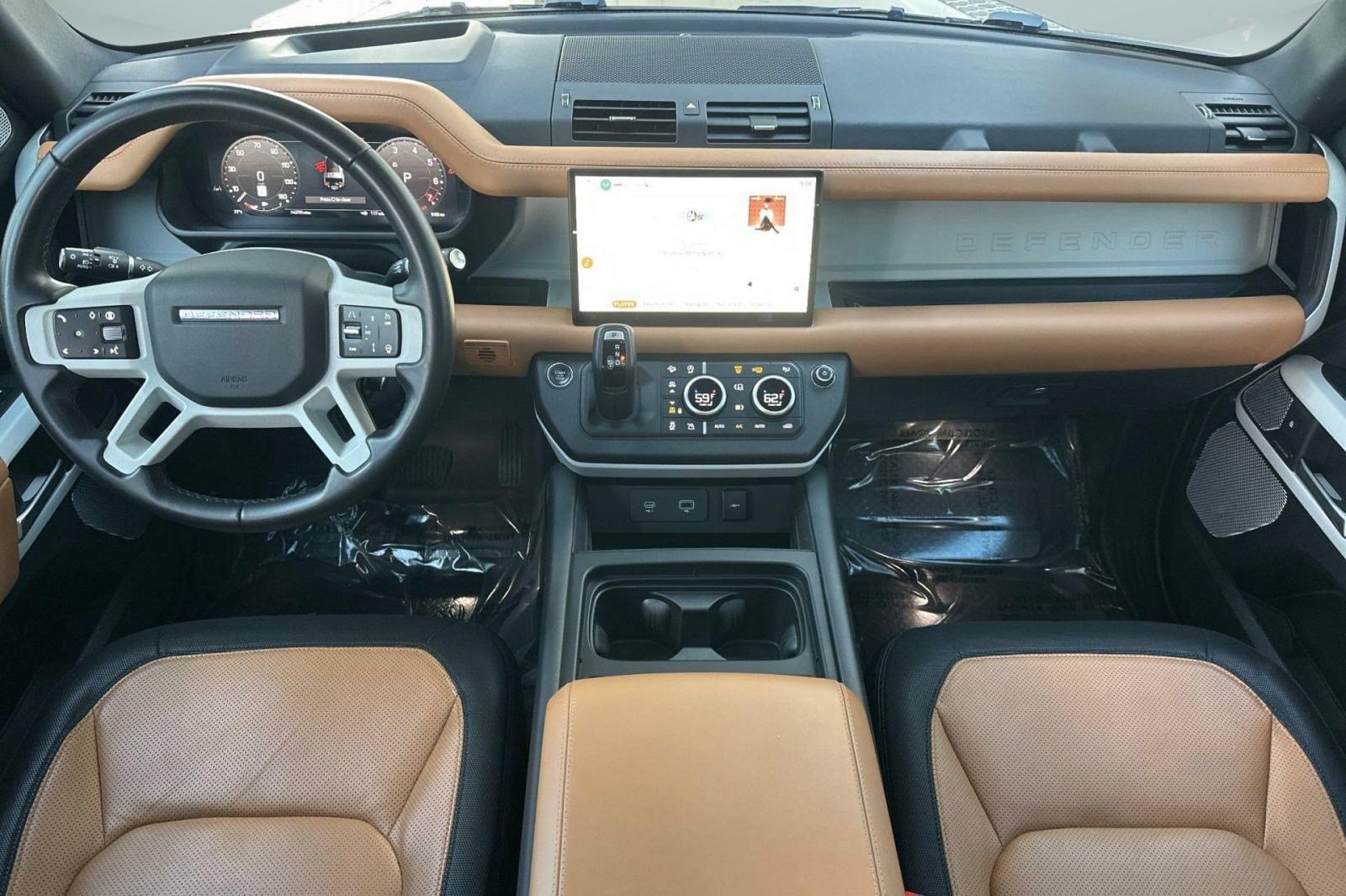 Used 2024 Land Rover Defender 130 X-Dynamic SE AWD/4WD image 15