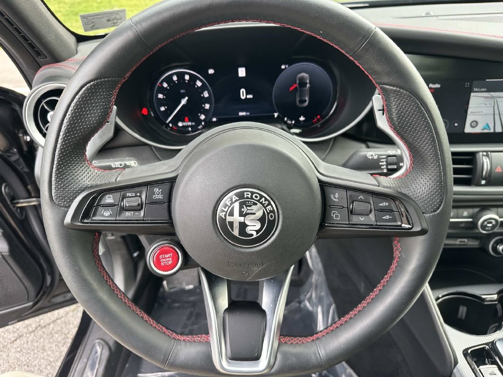 Used 2024 Alfa Romeo Giulia AWD image 26