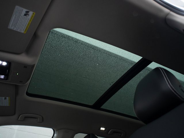 Certified 2025 Volkswagen Atlas SEL image 30