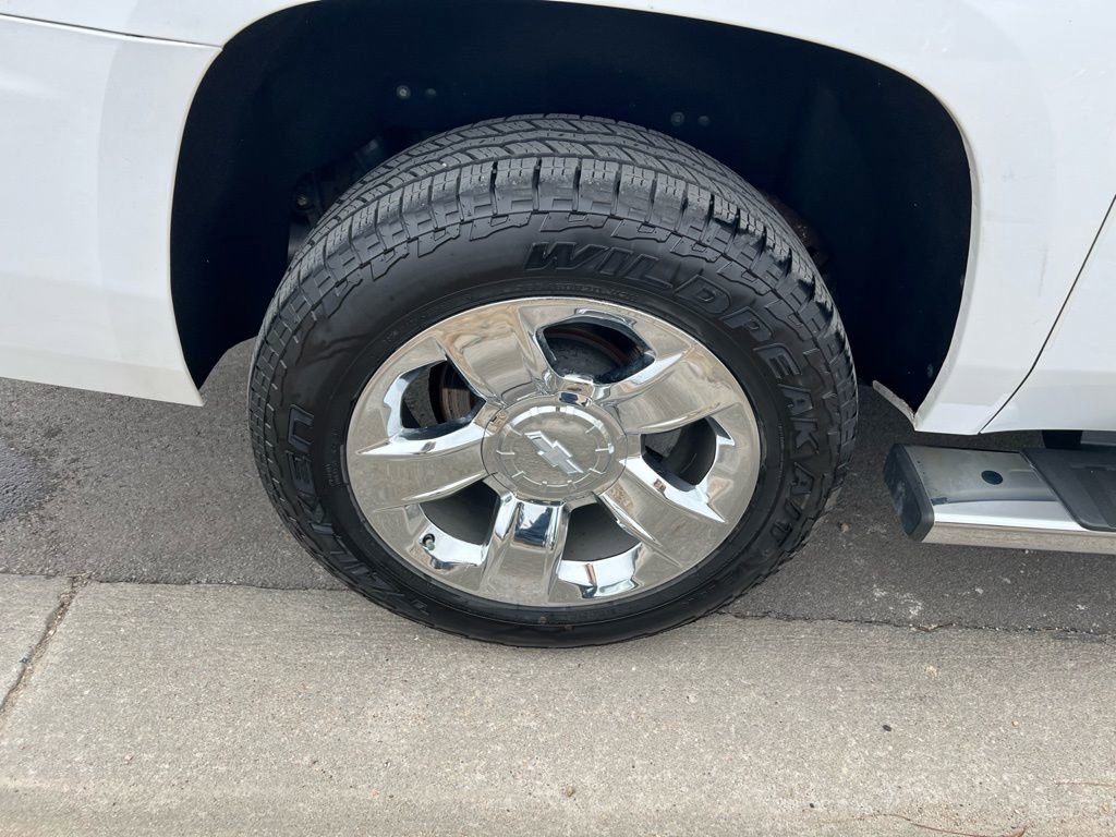 Used 2018 Chevrolet Suburban LT w/ LT Signature Package image 10