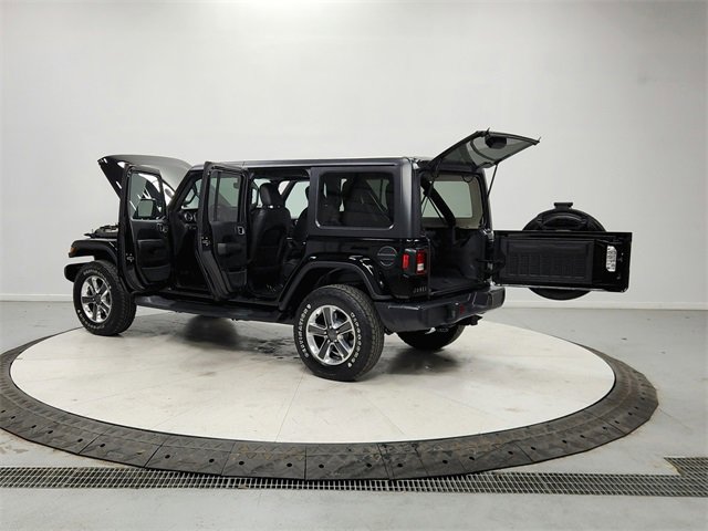 Used 2018 Jeep Wrangler Unlimited Sahara image 13