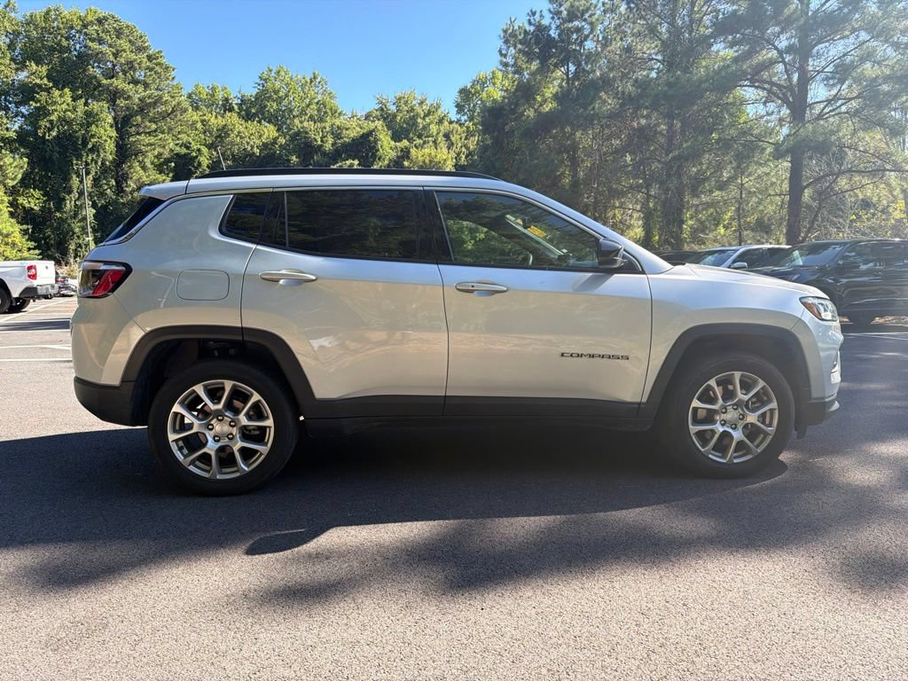 Certified 2024 Jeep Compass Latitude AWD/4WD image 5
