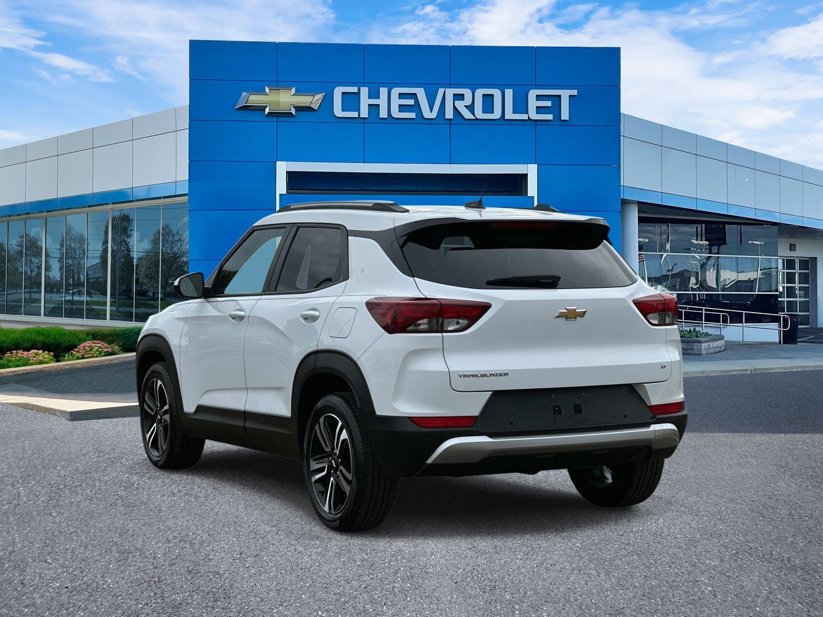 Certified 2024 Chevrolet TrailBlazer LT w/ LT Cold Weather Package FWD image 4