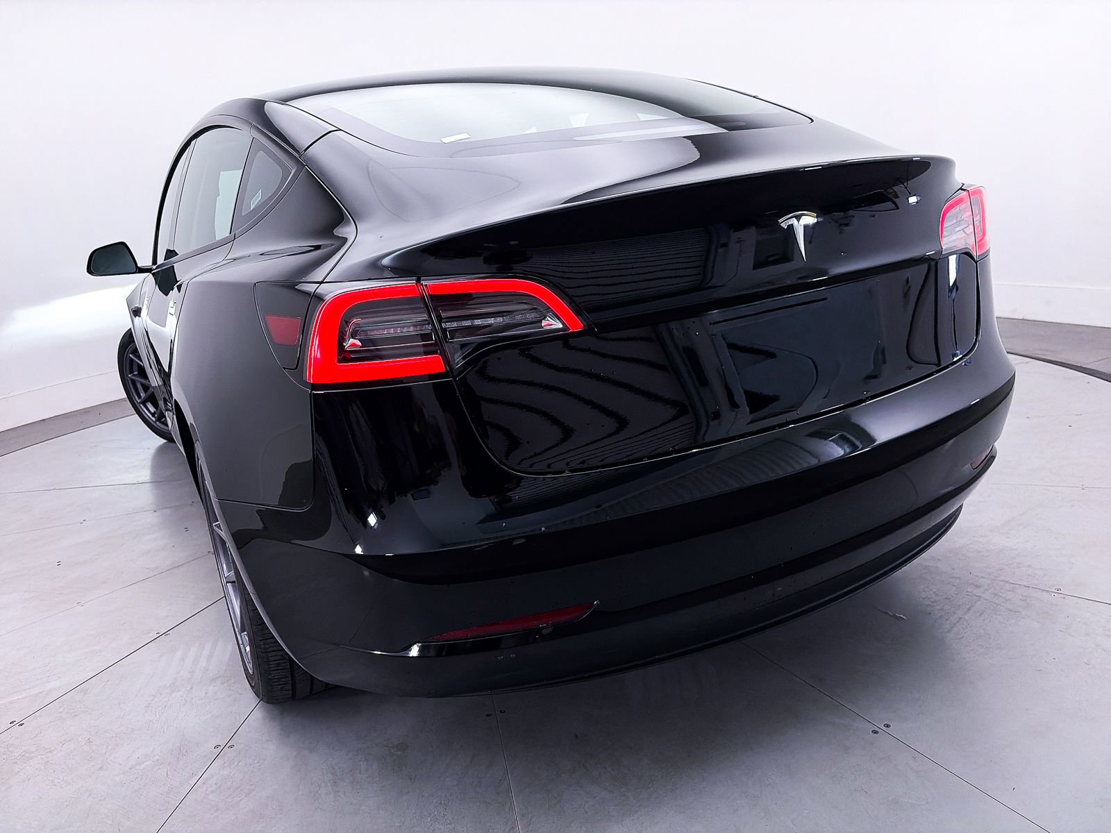 Used 2023 Tesla Model 3 Standard Range RWD image 8