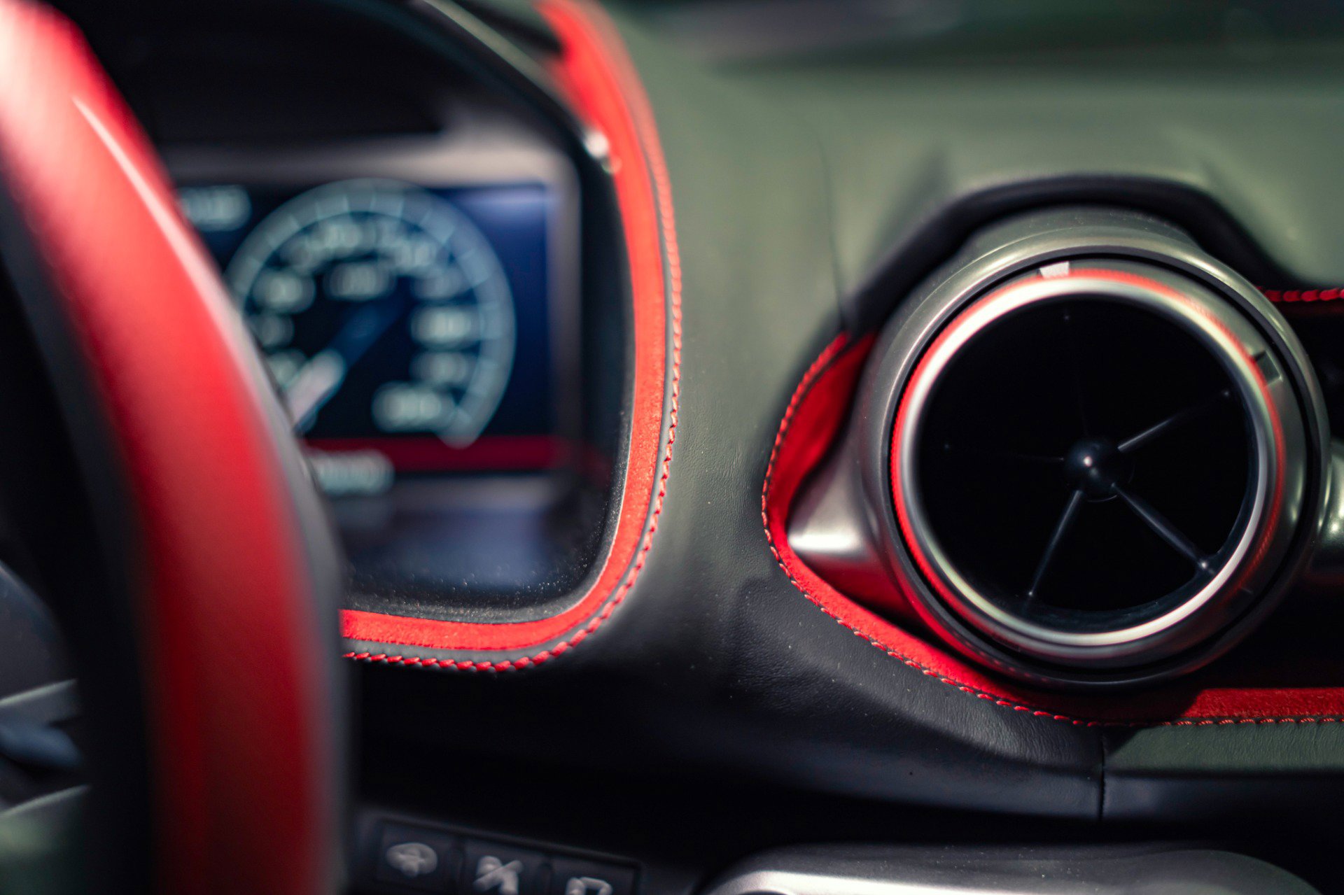 Used 2020 Ferrari 812 Superfast RWD image 50