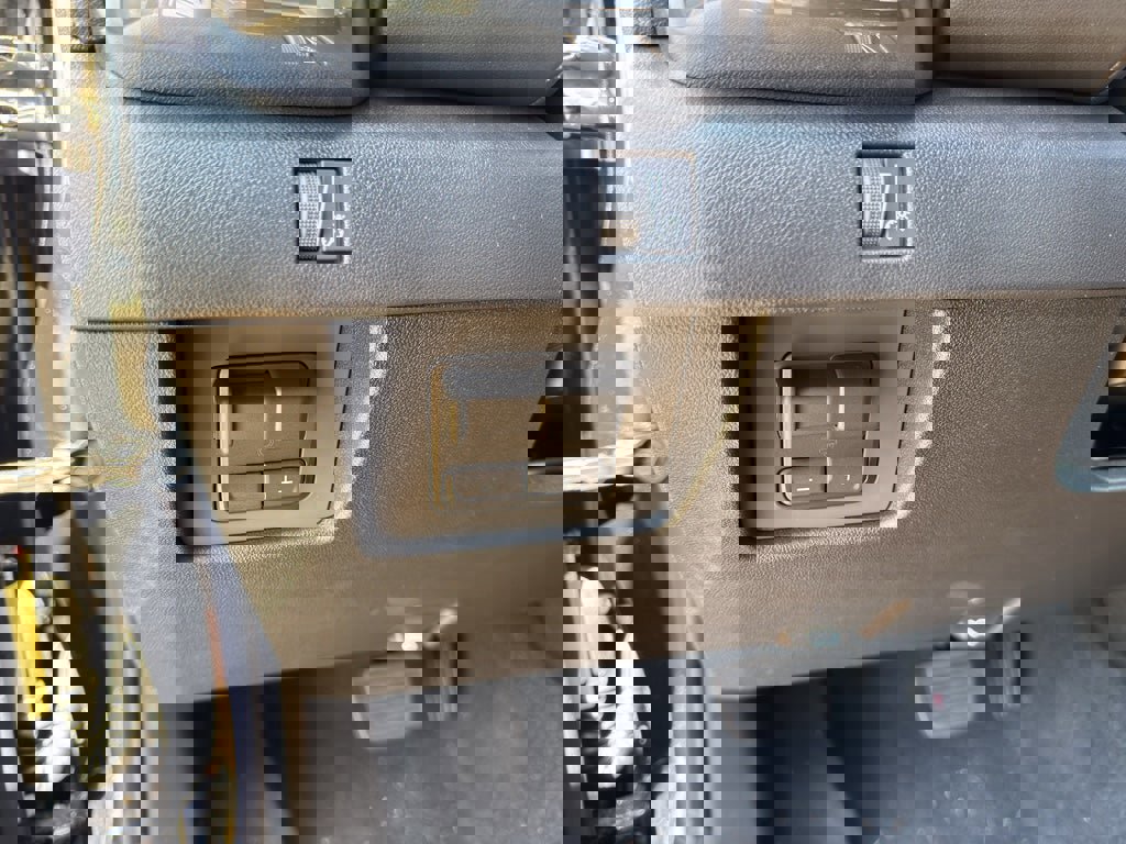 New 2026 GMC Canyon Elevation w/ Convenience Package image 11