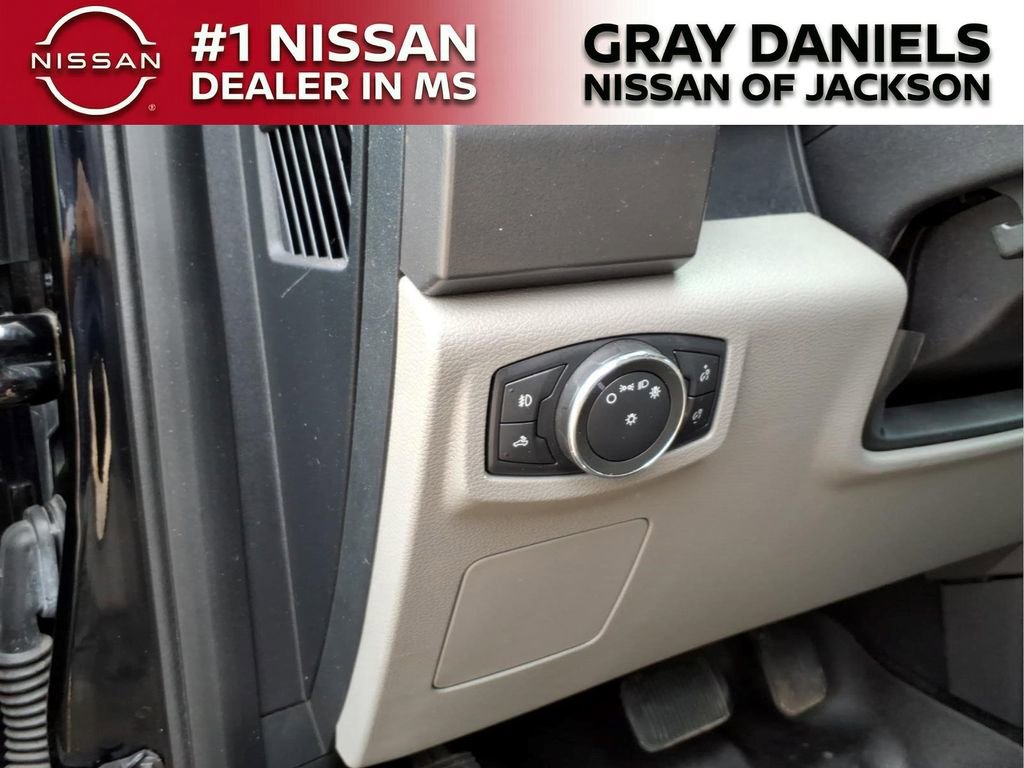 Used 2017 Ford F150 XLT image 12