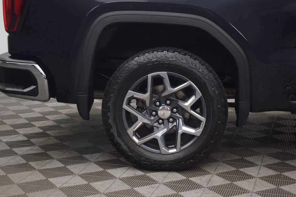 Used 2022 GMC Sierra 1500 SLT AWD/4WD image 35