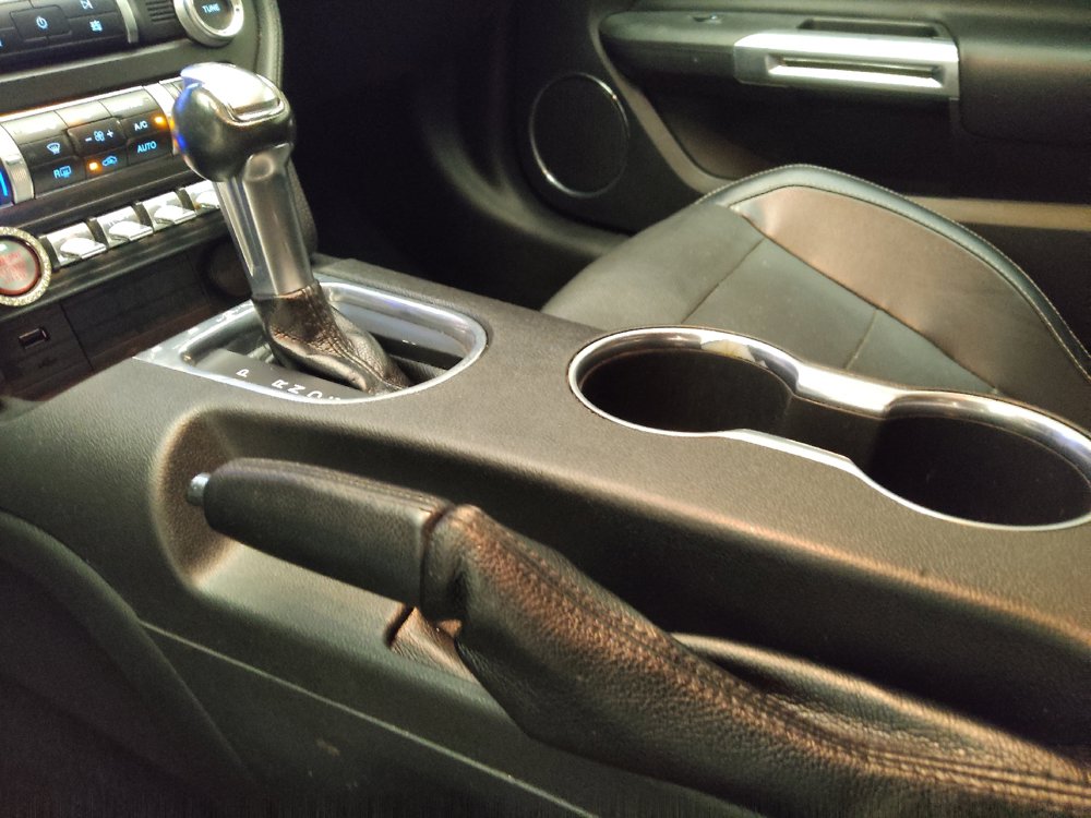 Used 2020 Ford Mustang Premium RWD image 26