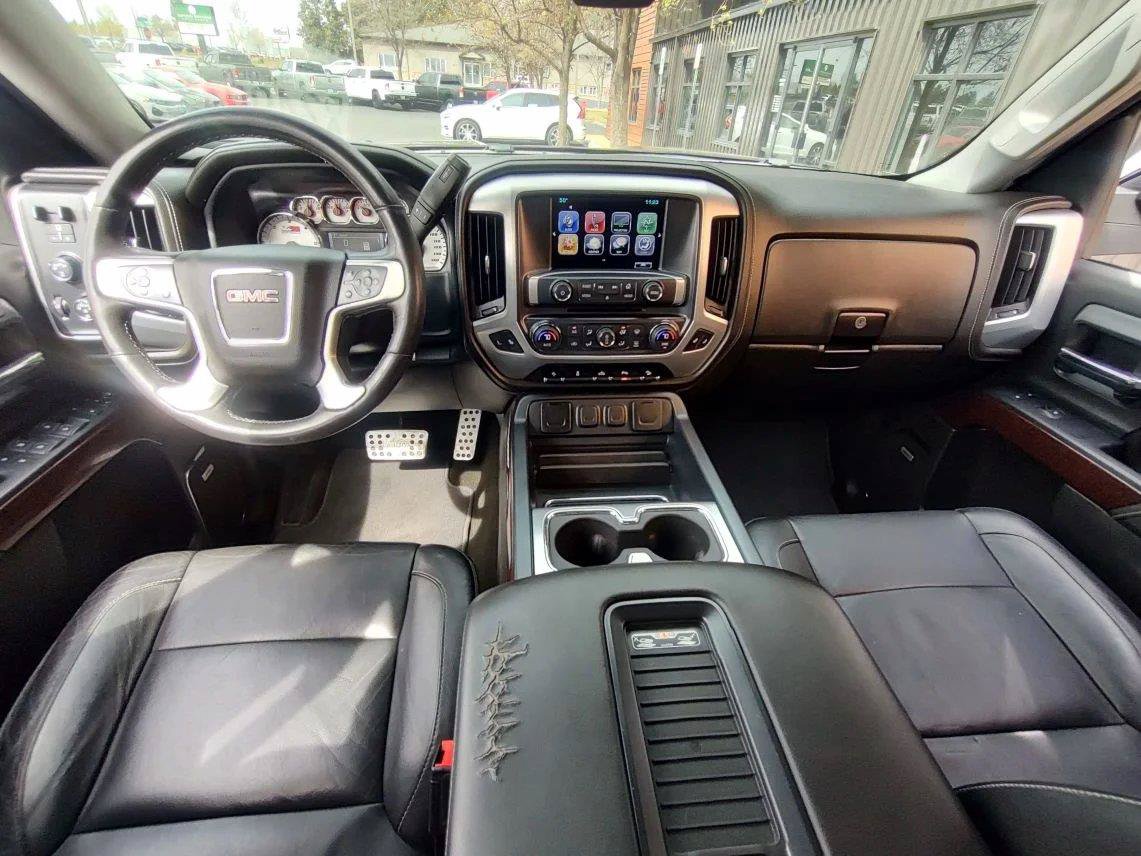 Used 2017 GMC Sierra 1500 SLT w/ SLT Preferred Package AWD/4WD image 16