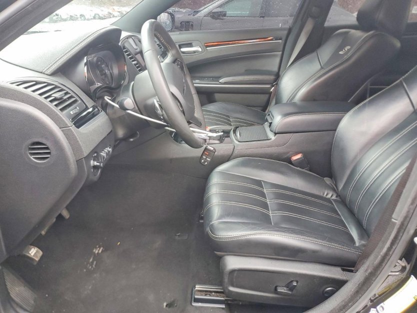 Used 2023 Chrysler 300 S RWD image 5