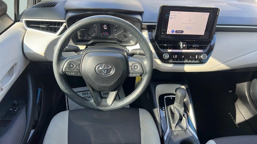 Used 2025 Toyota Corolla LE FWD image 11