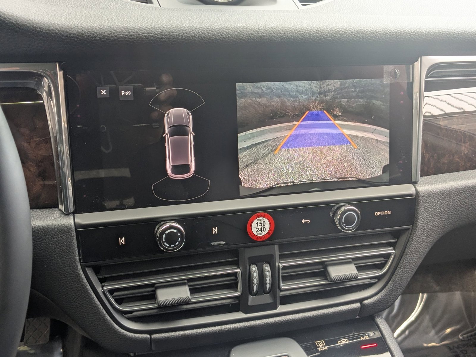 Certified 2026 Porsche Macan Turbo AWD/4WD image 19