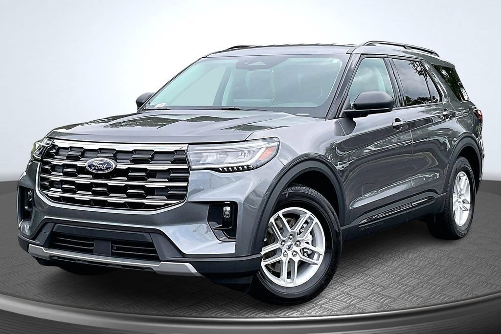 Used 2026 Ford Explorer Active w/ Active Comfort Package RWD image 3