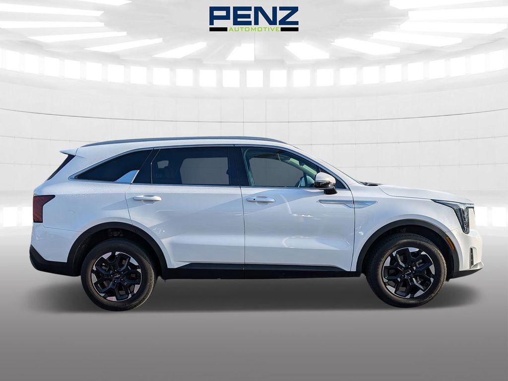 Used 2025 Kia Sorento S w/ Panoramic Sunroof Package image 8