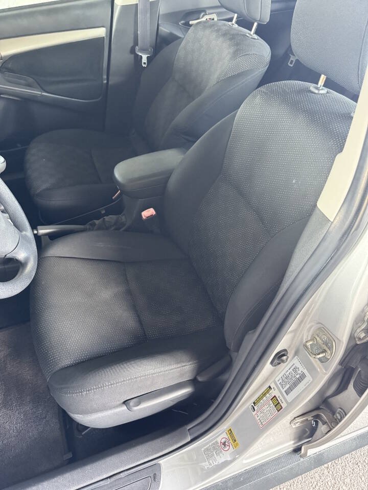 Used 2009 Pontiac Vibe w/ Preferred Package FWD image 14