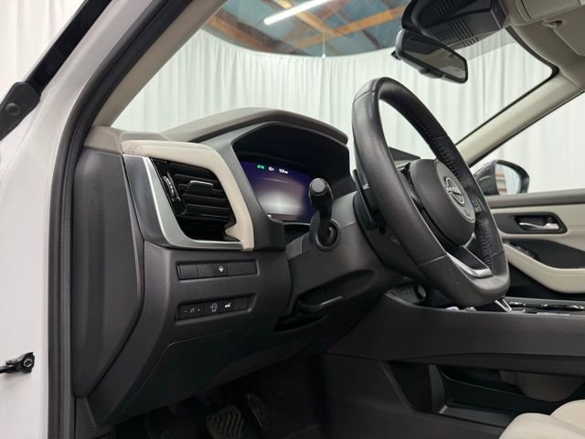 Used 2024 Nissan Rogue SL w/ SL Premium Package image 18