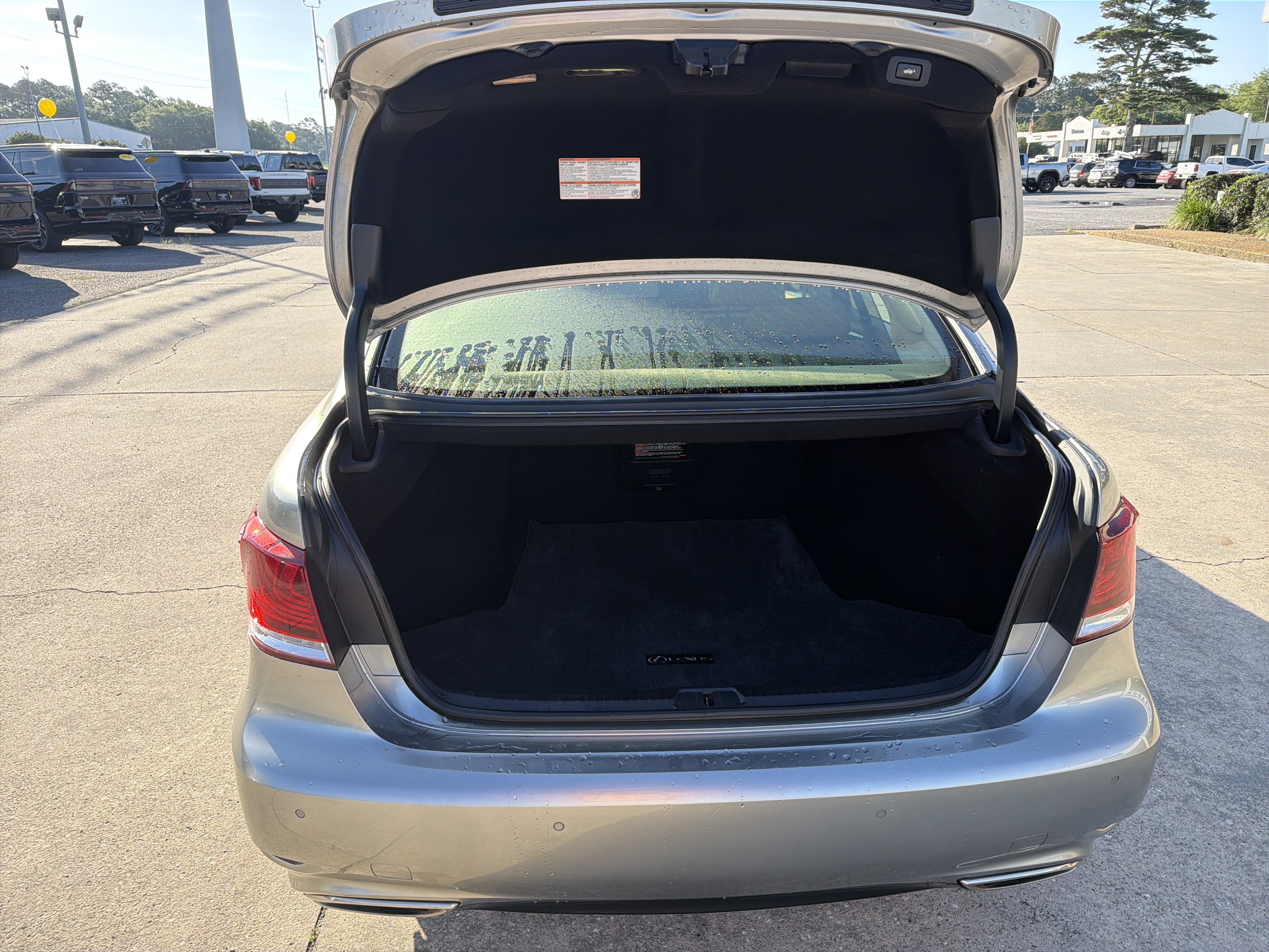 Used 2017 Lexus LS 460 RWD image 4