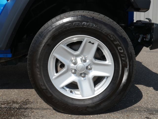 Used 2020 Jeep Gladiator Sport w/ Quick Order Package 24S AWD/4WD image 11