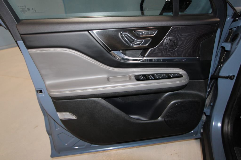 Used 2024 Lincoln Corsair Grand Touring w/ Equipment Group 301A image 5