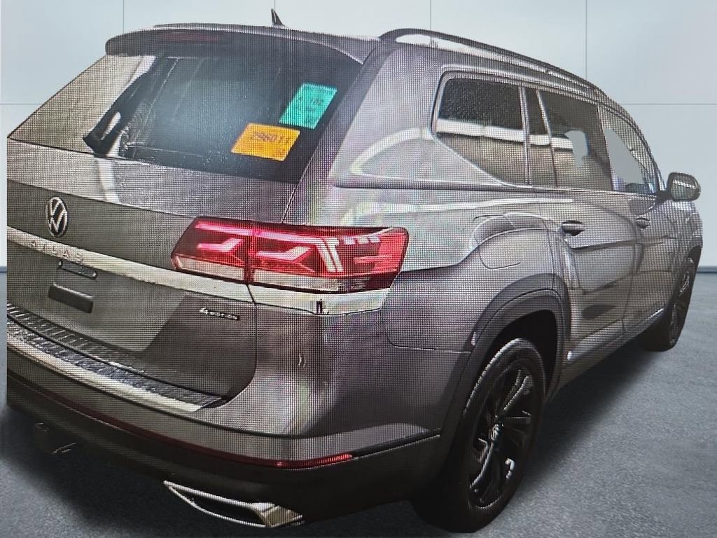 Used 2023 Volkswagen Atlas SE w/ Panoramic Sunroof Package AWD/4WD image 6