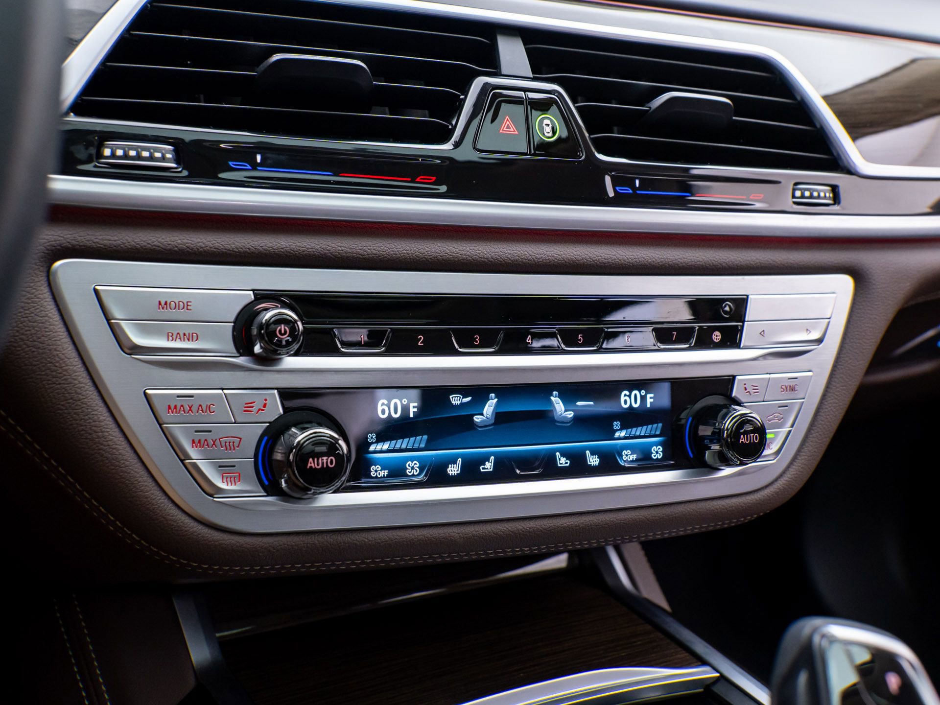 Certified 2022 BMW 750i xDrive w/ Executive Package image 29