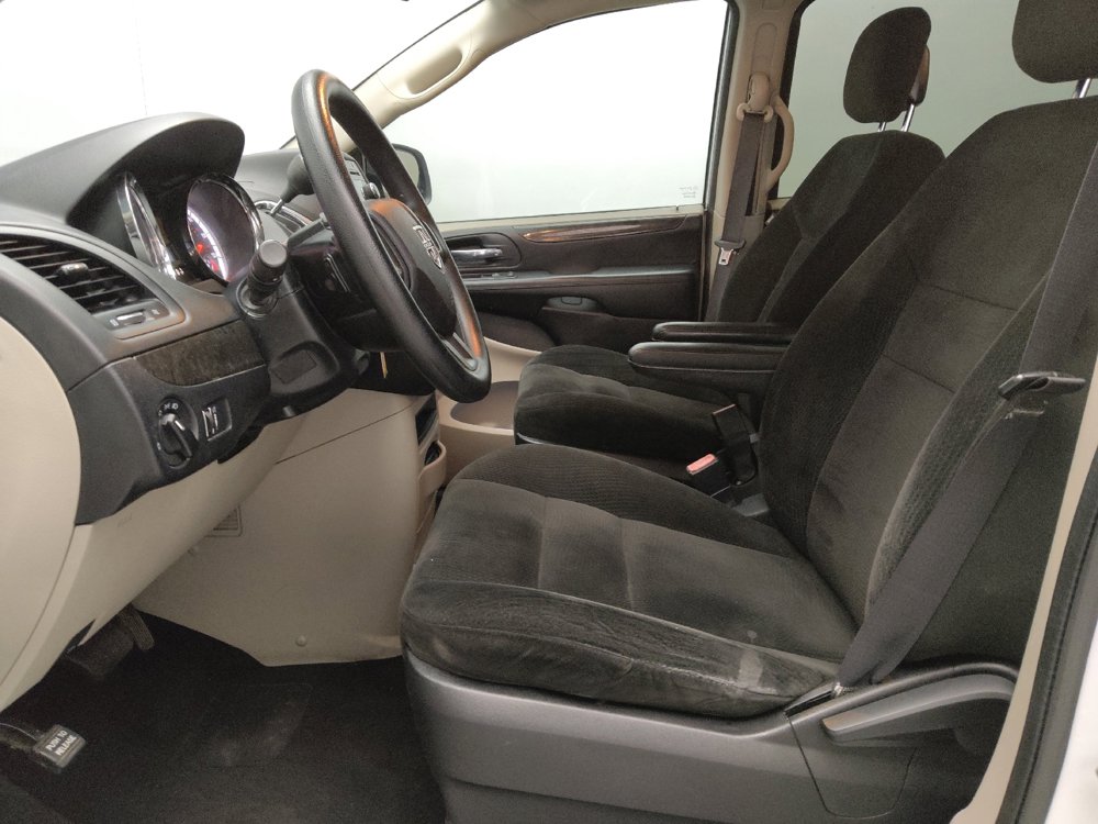 Used 2016 Dodge Grand Caravan American Value Package image 17