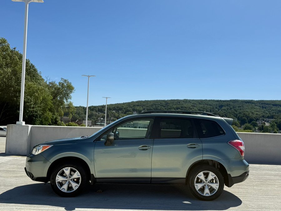 Used 2016 Subaru Forester 2.5i Limited AWD/4WD image 2