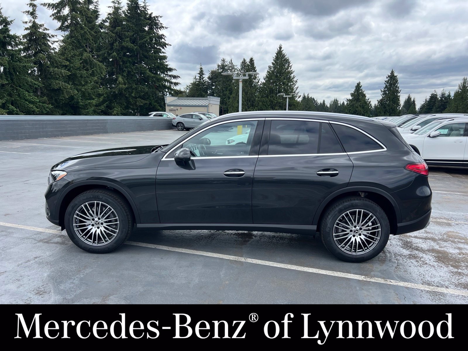 New 2026 Mercedes-Benz GLC 300 4MATIC image 2