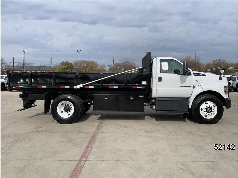 Used 2022 Ford F750 2WD Regular Cab Super Duty image 7