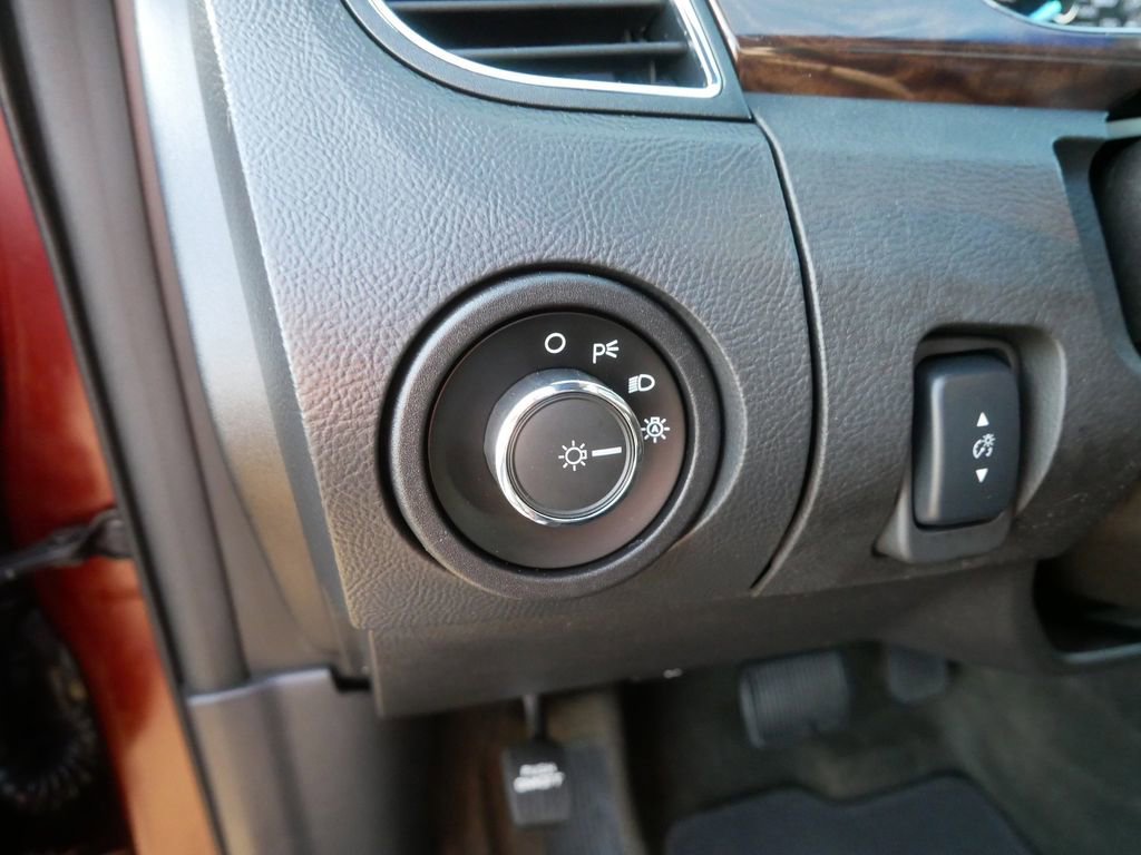 Used 2015 Ford Taurus Limited image 17