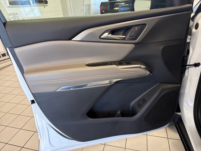 Used 2026 Chevrolet Traverse LT w/ Driver Confidence Package FWD image 14