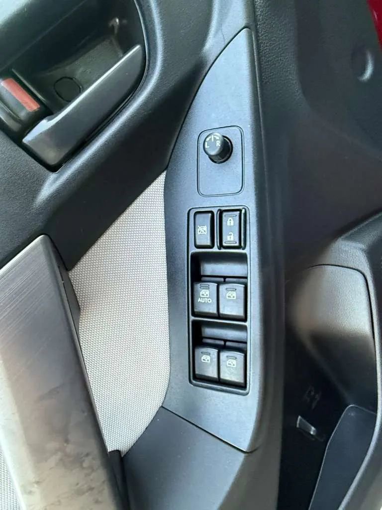 Used 2015 Subaru Forester 2.5i Premium AWD/4WD image 19