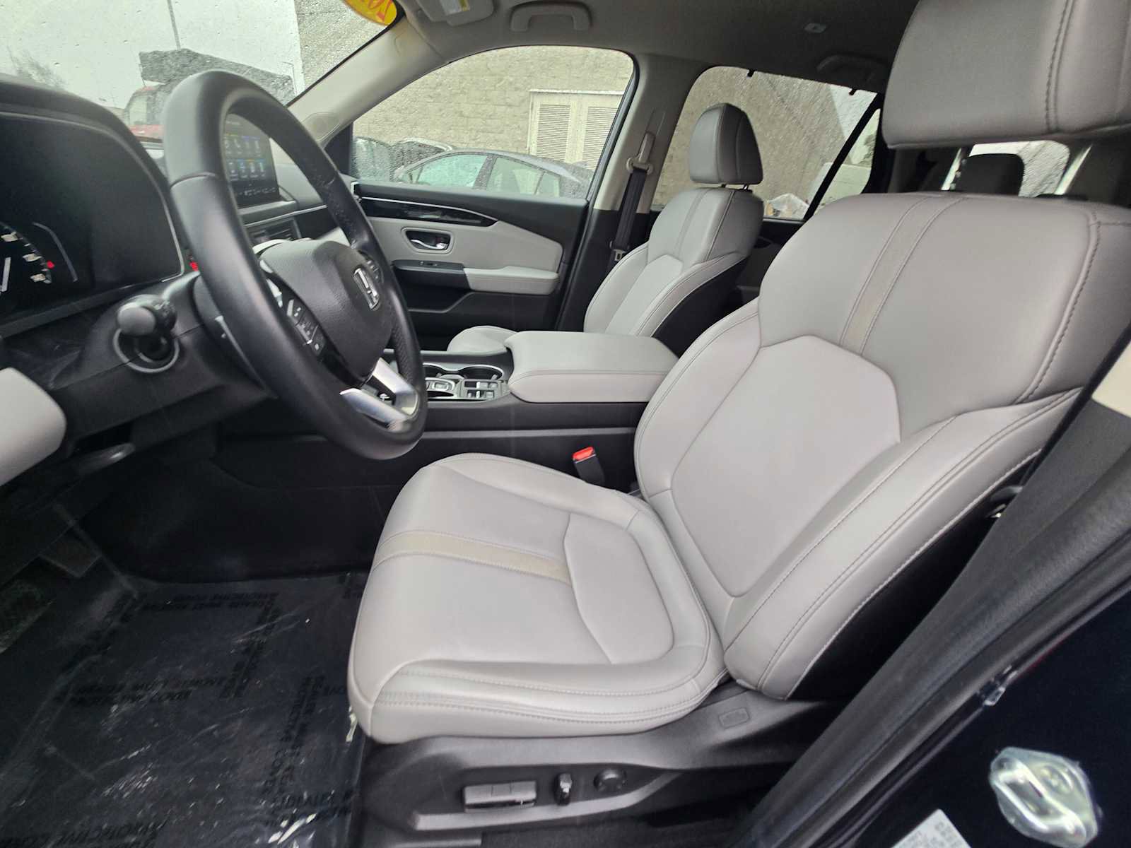 Used 2025 Honda Pilot EX-L image 24