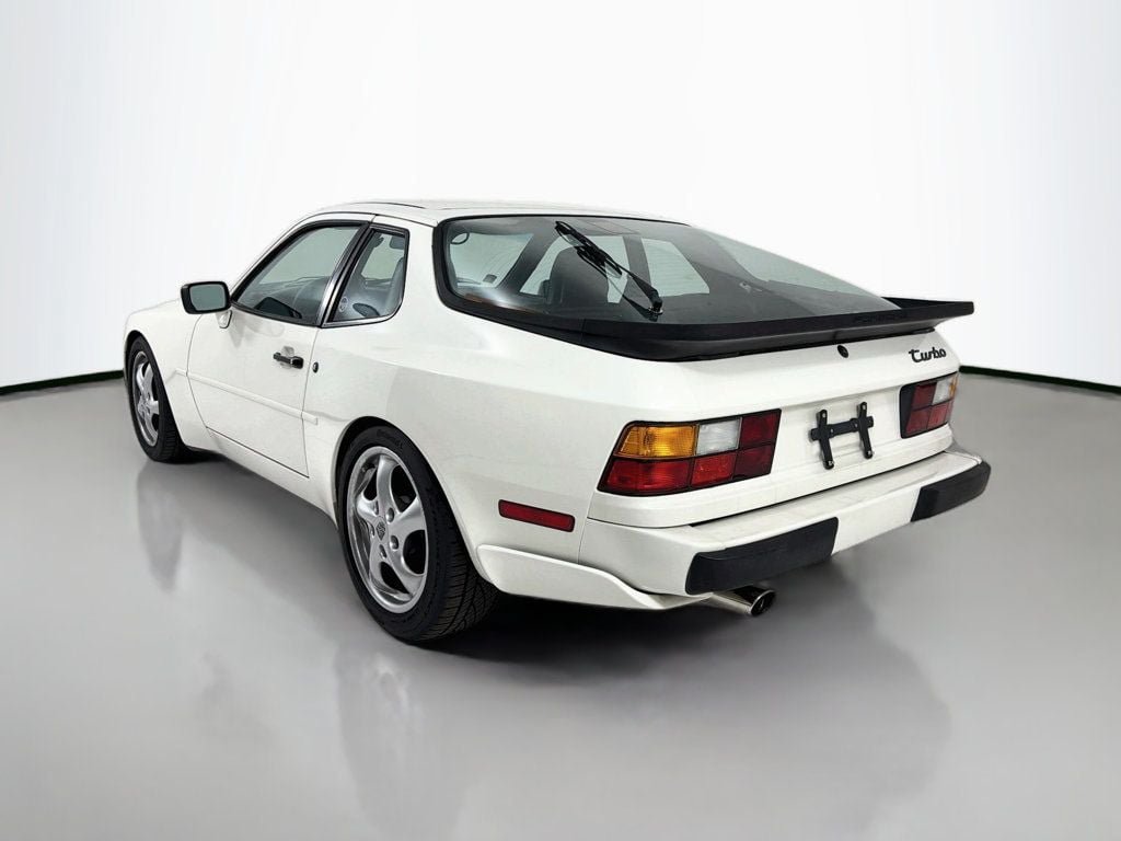 Used 1988 Porsche 944 Turbo RWD image 3