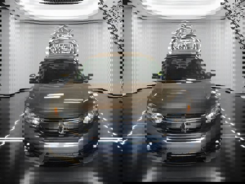 Used 2018 Honda Civic EX-T image 2