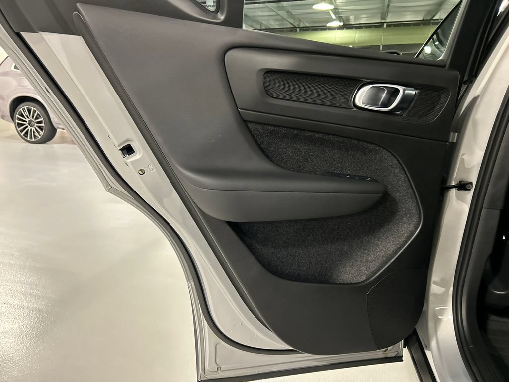 Certified 2024 Volvo XC40 B5 Plus w/ Protection Package Premier AWD/4WD image 21