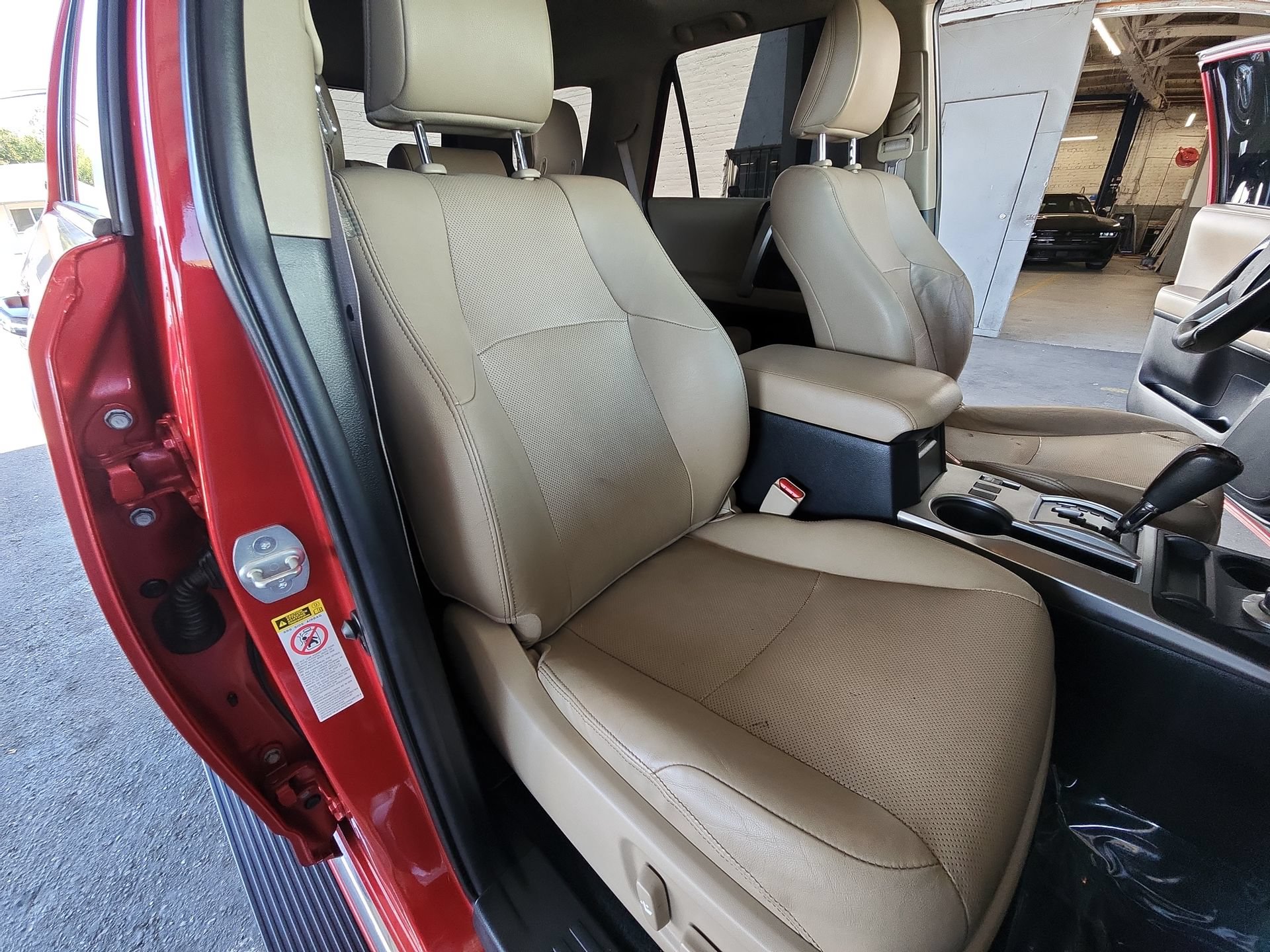 Used 2016 Toyota 4Runner Limited AWD/4WD image 25