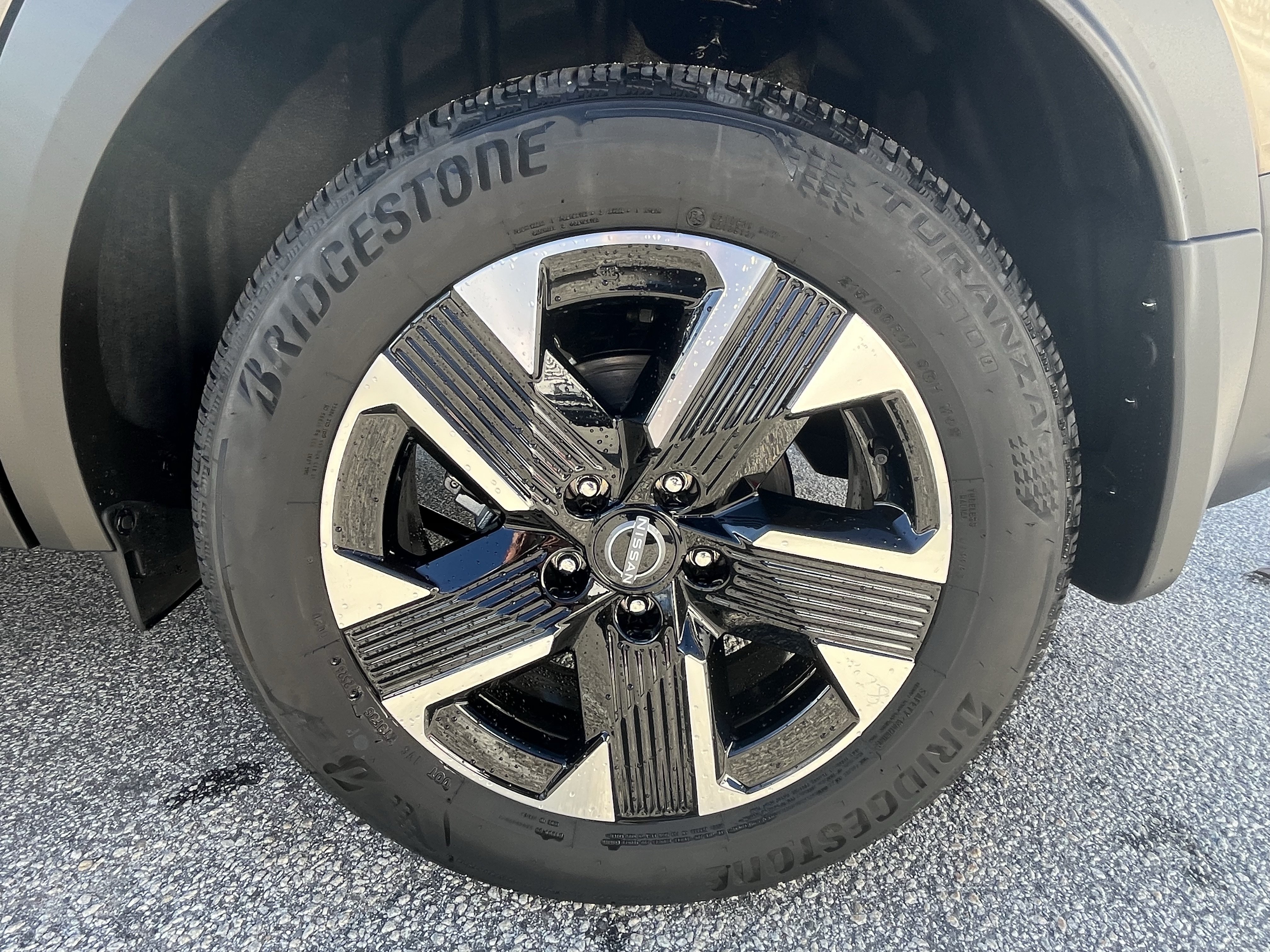 New 2027 Nissan Kicks SV AWD/4WD image 11