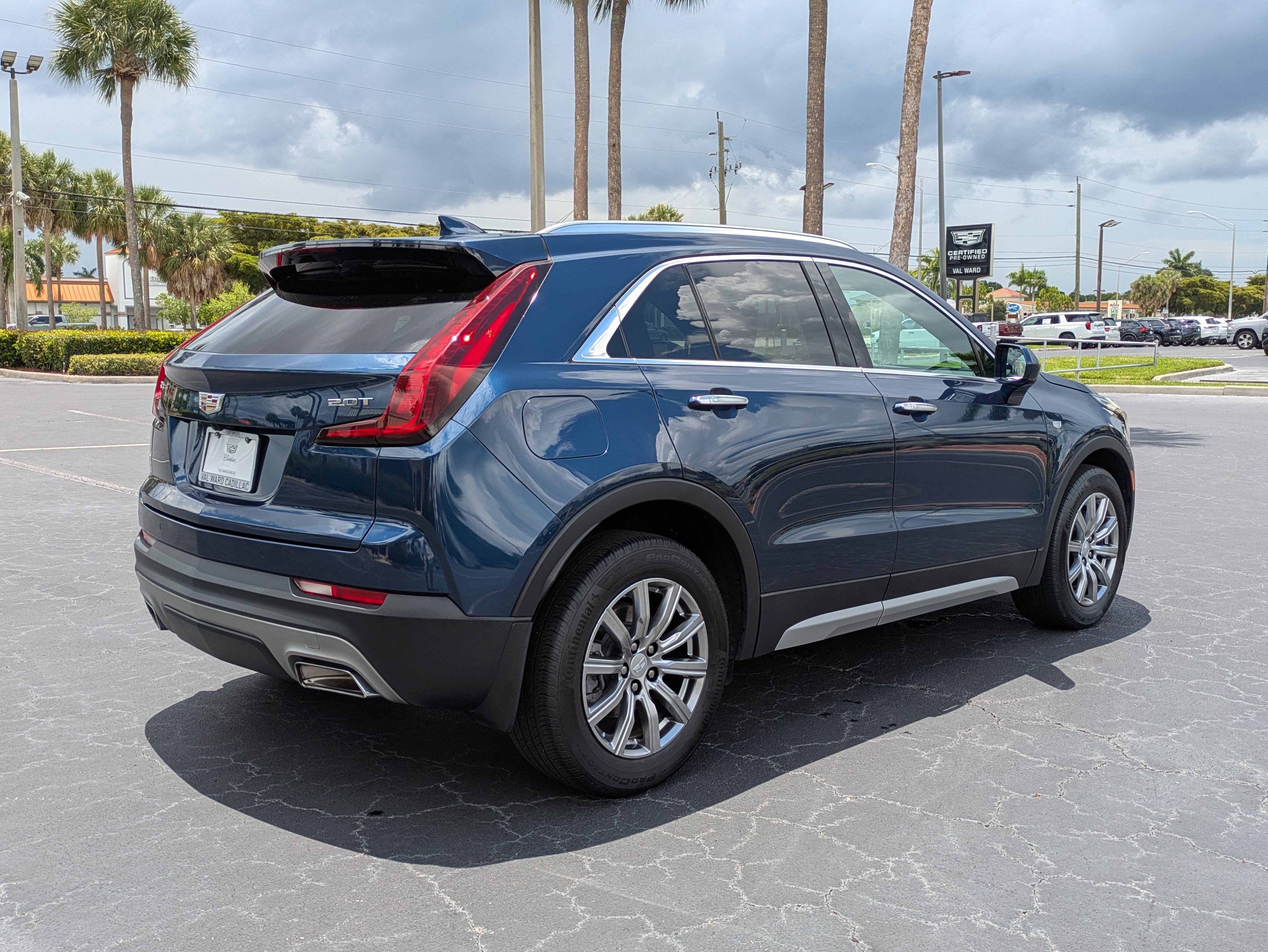 Used 2019 Cadillac XT4 Premium Luxury FWD image 6