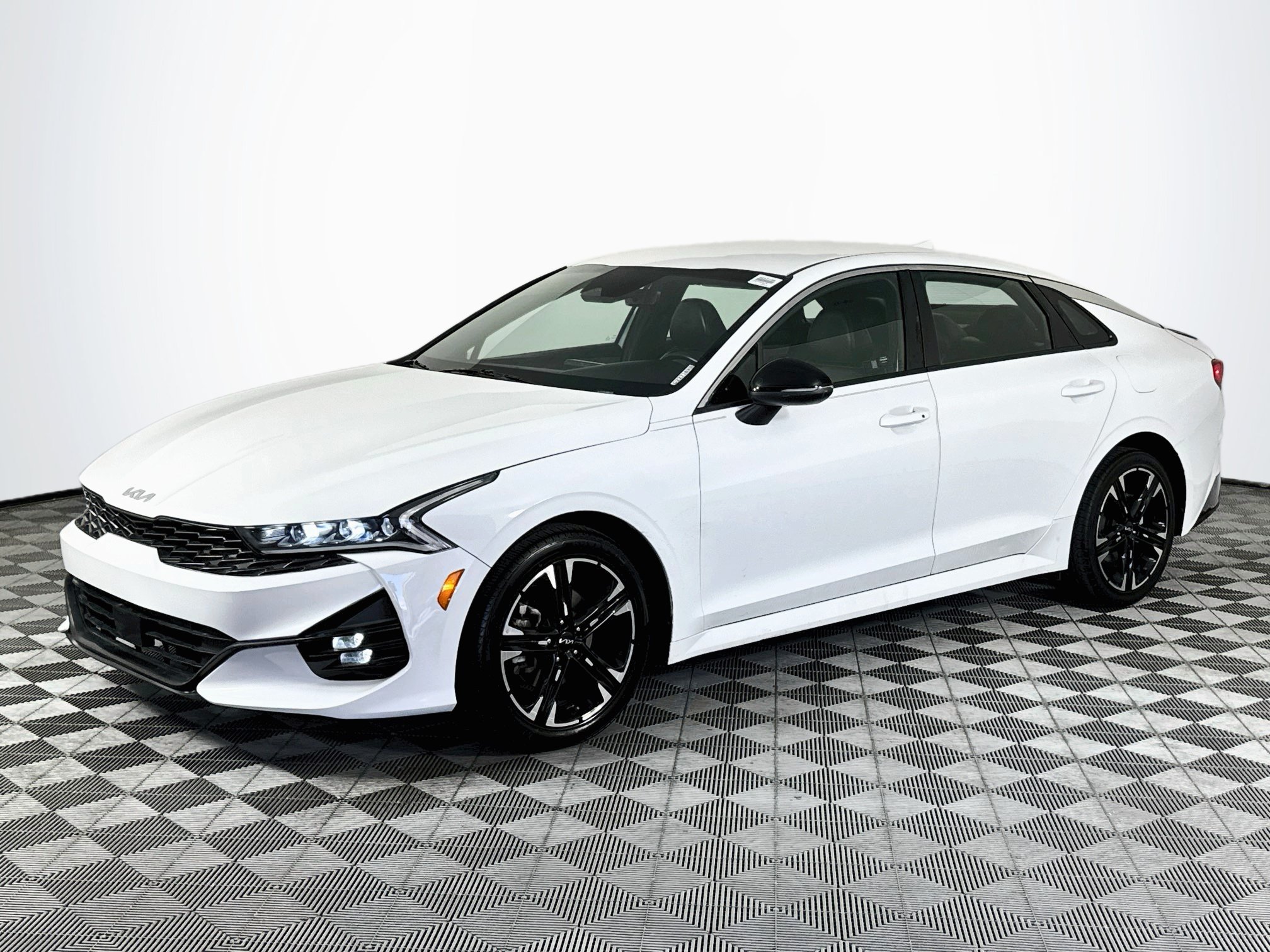 Used 2023 Kia K5 GT-Line w/ GT-Line Premium Package FWD image 4