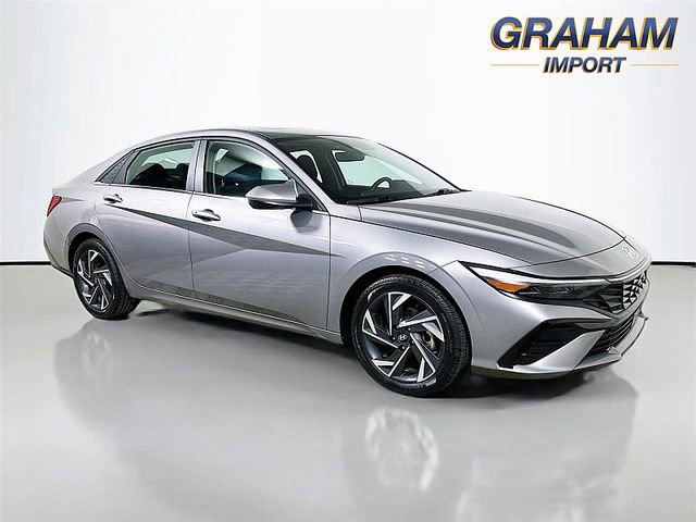 Used 2024 Hyundai Elantra SEL w/ Convenience Package FWD image 1