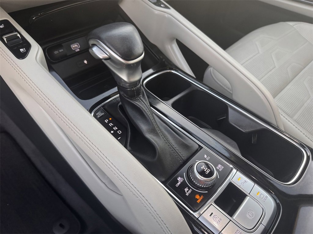 Used 2020 Kia Telluride SX w/ SX Prestige Package image 19