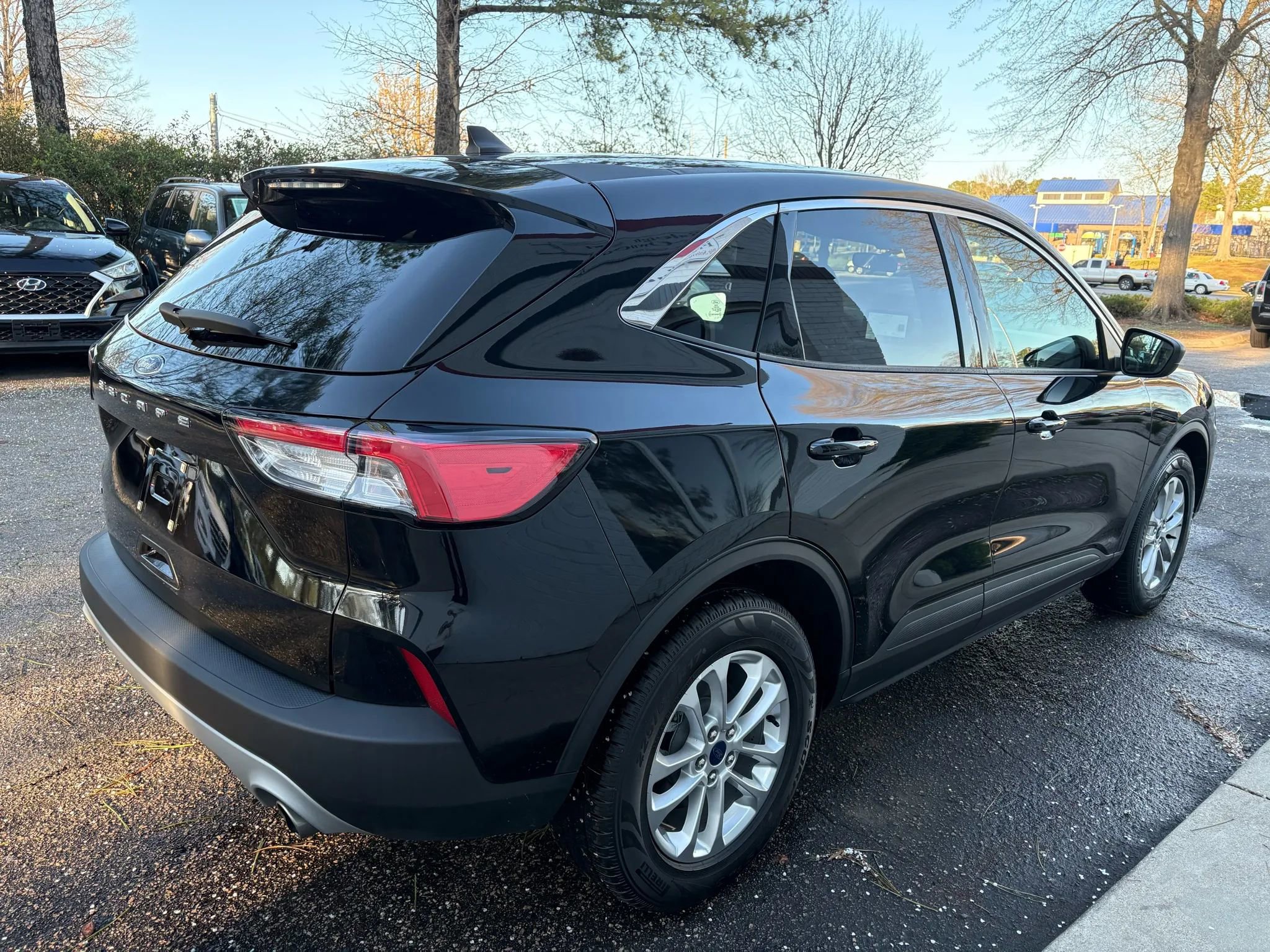 Used 2022 Ford Escape SE FWD image 4