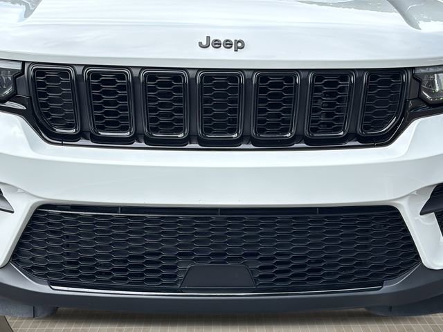 Certified 2023 Jeep Grand Cherokee Altitude AWD/4WD image 24
