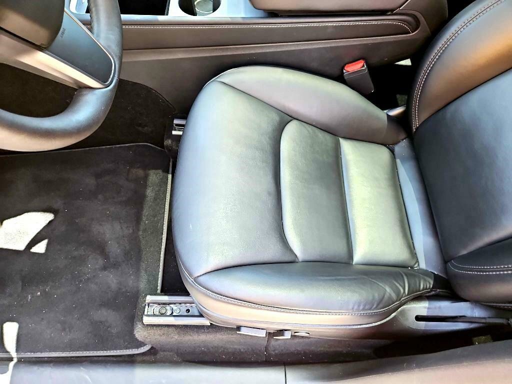 Used 2021 Tesla Model Y Performance image 11