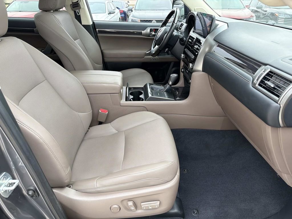 Used 2023 Lexus GX 460 Premium w/ Premium Package image 8